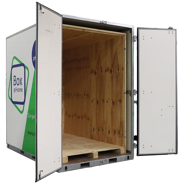 Box to Stay van Box@Home met open deuren en geopende houten binnenbox