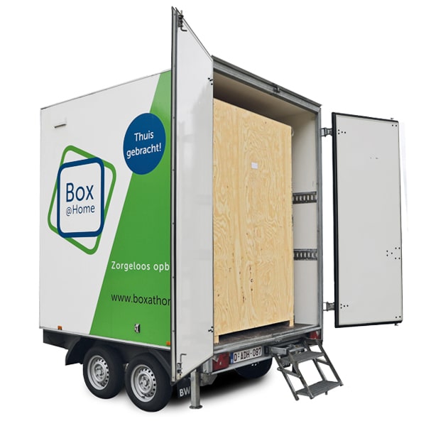 Medium Box van Box@Home op aanhangwagen met open deuren en gesloten houten binnenbox